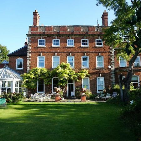West Wing D'Isney Place. Lincoln Exteriör bild