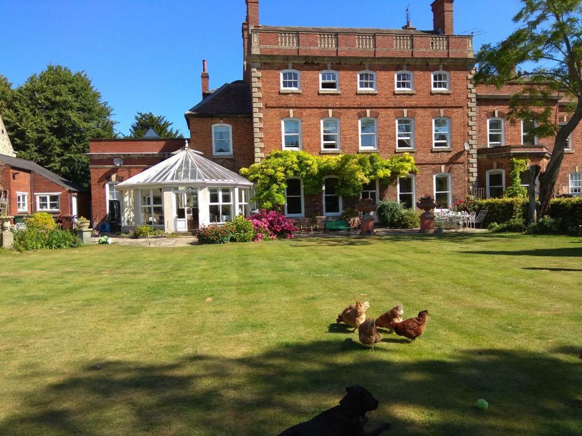 West Wing D'Isney Place. Lincoln Exteriör bild